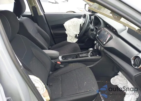 2024 Nissan Kicks Sv Xtronic Cvt z USA, uszkodzony, nr VIN 3N1CP5CV0RL547415